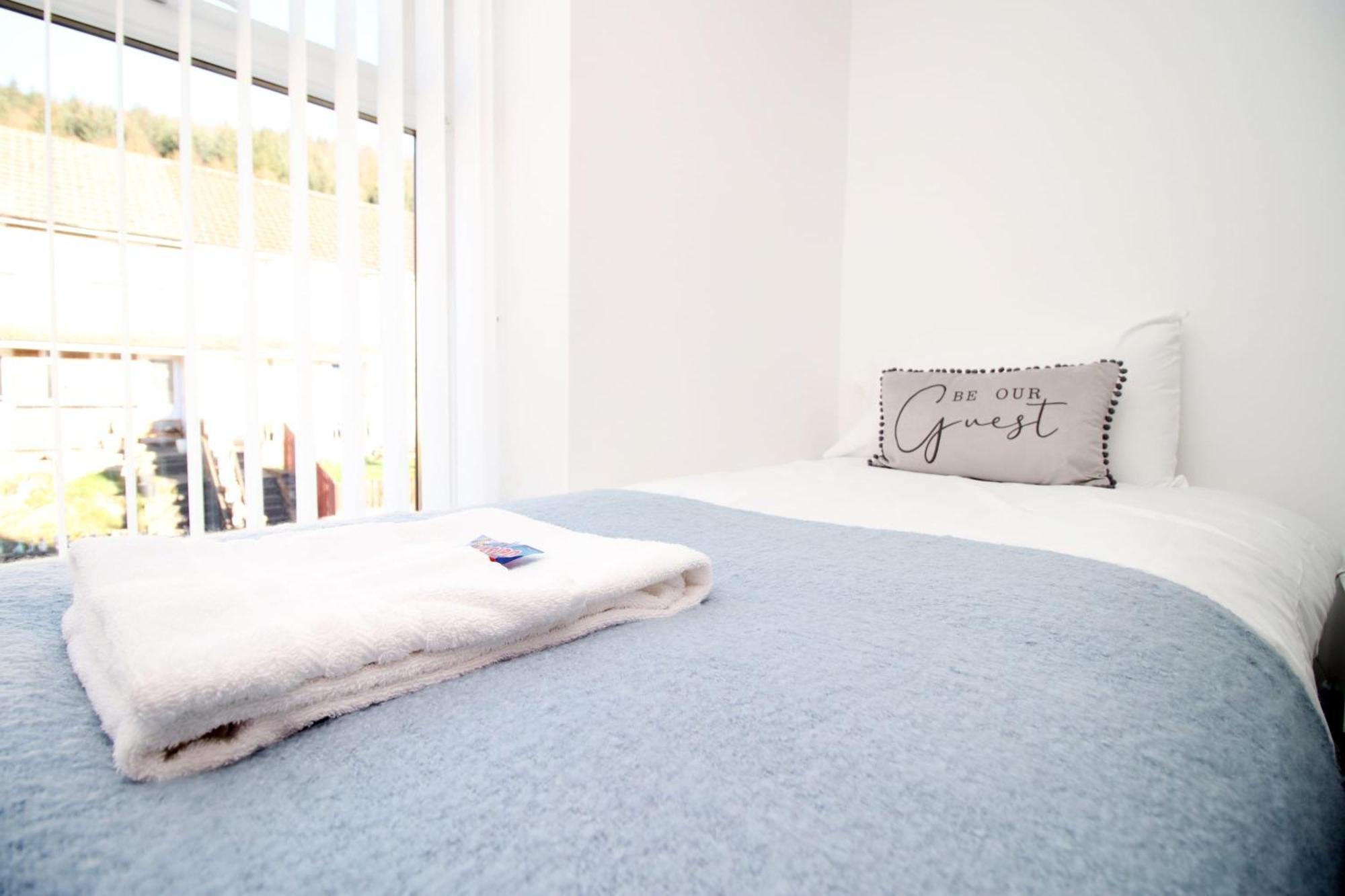 Very Special Home In Rhondda Valley Herbert House By Staystaycations Treorky Extérieur photo