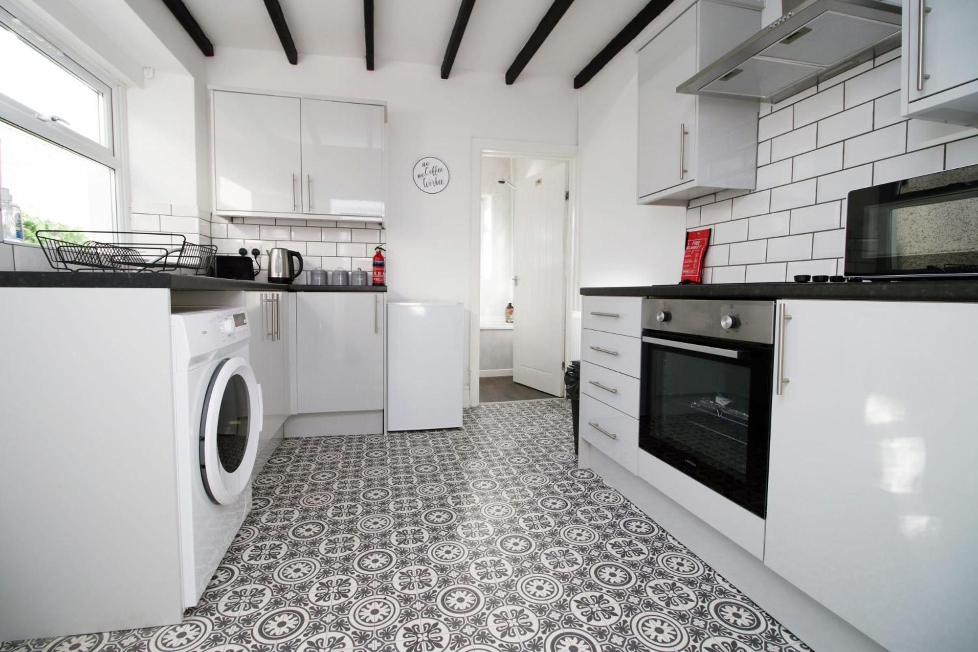 Very Special Home In Rhondda Valley Herbert House By Staystaycations Treorky Extérieur photo